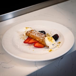 Traditional Cannoli